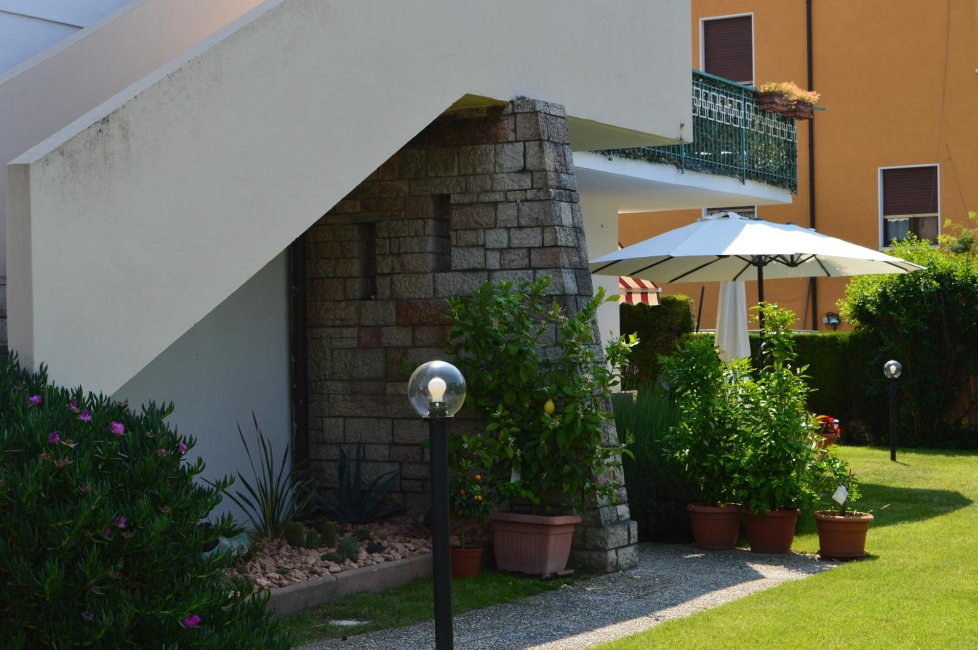 Il Sole E La Luna B&B In Garda Garda  Buitenkant foto